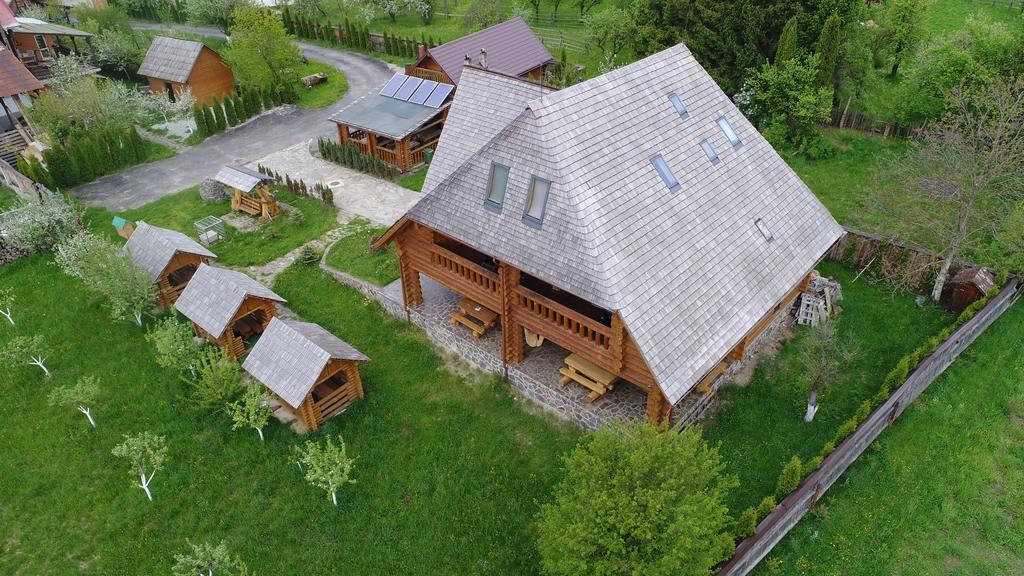 Vadul Lupilor Hotel Moisei Exterior photo